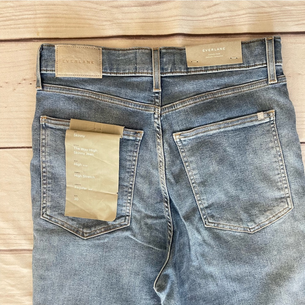 Everlane Women's Skinny Jeans in Light Blue - Picture 3 of 16